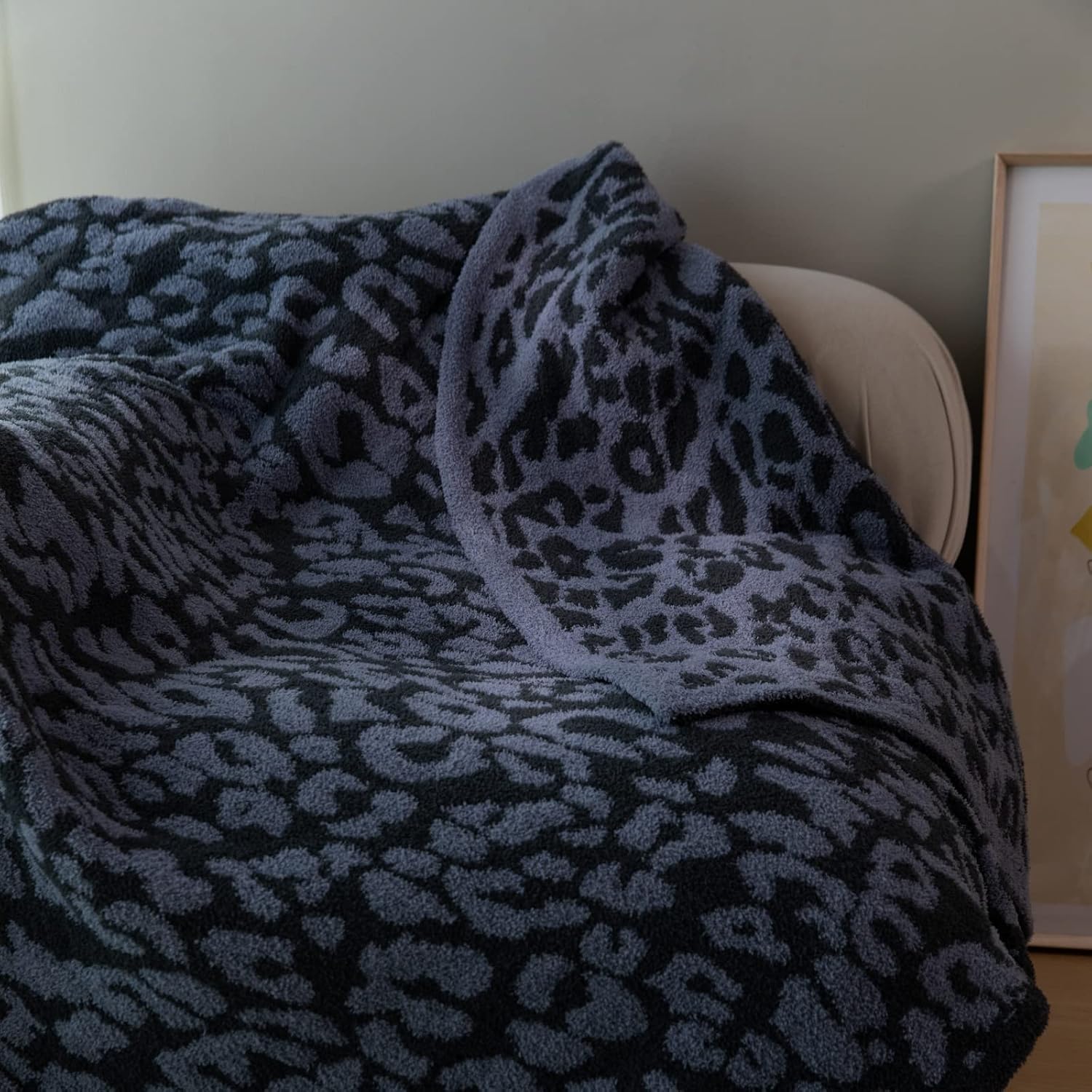 MH MYLUNE HOME Fleece Reversible Leopard Print Throw Blanket Fluffy Ultra-Soft Plush Microfiber Throws in 130x160 cm Cosy Warm Blankets for Sofa Couch Chair Settees Bed Navy Blue - Image 3