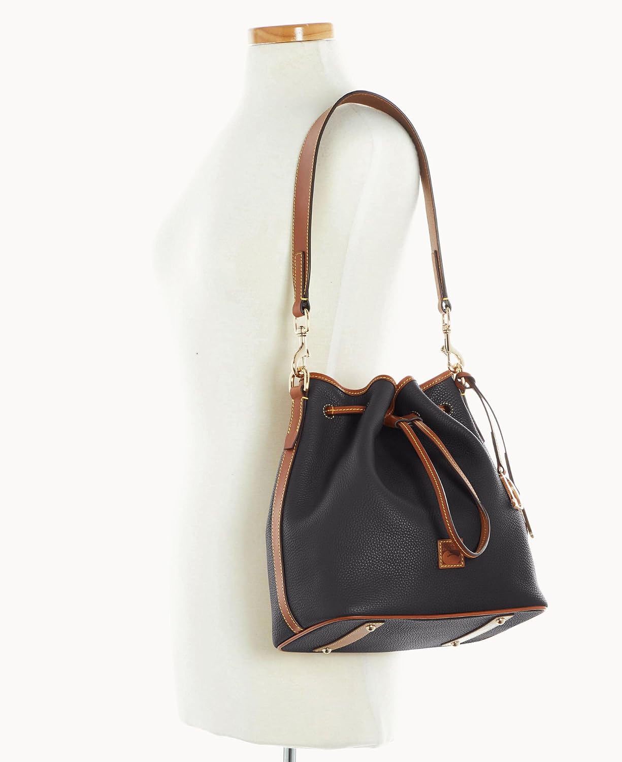 Dooney & Bourke Women's Drawstring in Pebble Grain Leather, Large Sized Handbag with Drawstring Closure