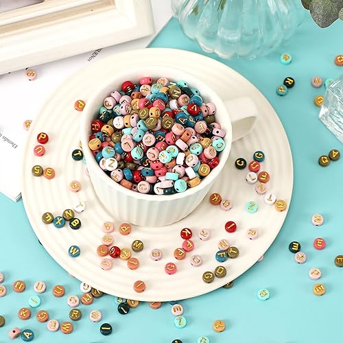 Miniatura 5 de DECYOOL - 700 cuentas redondas de letras que brillan en la oscuridad, cuentas acrílicas brillantes del alfabeto para pulseras, collares, fabricación