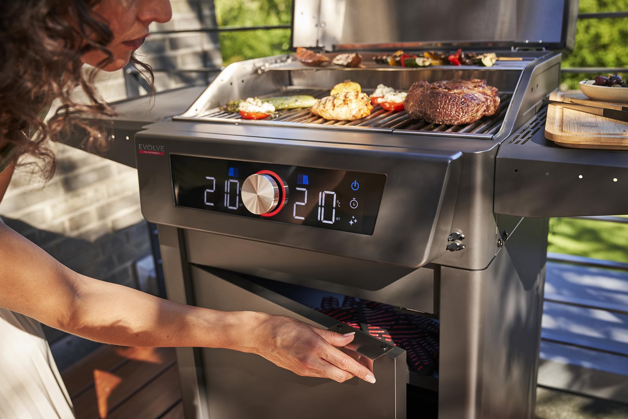 Char-Broil Barbacoa Eléctrico Evolve - Barbacoa con E-Power 90-370°C, control a través de la aplicación, función de limpieza, calor preciso en dos zonas
