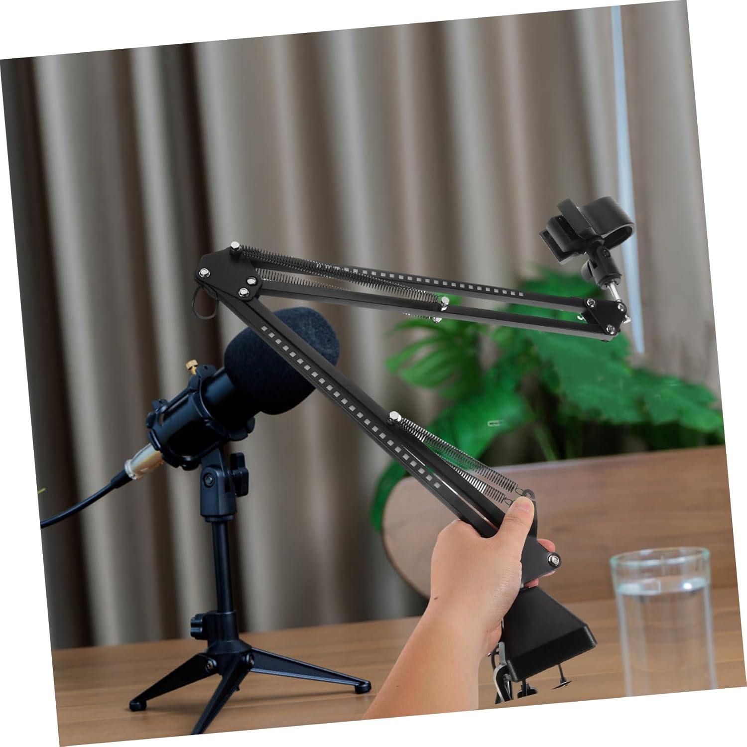 1set Rgb Boom Arm Mic Stand with Adjustable Desk Clamp Colorful Led Lighting for Streaming Recording Versatile Microphone Support Easy Installation Flexible Positioning