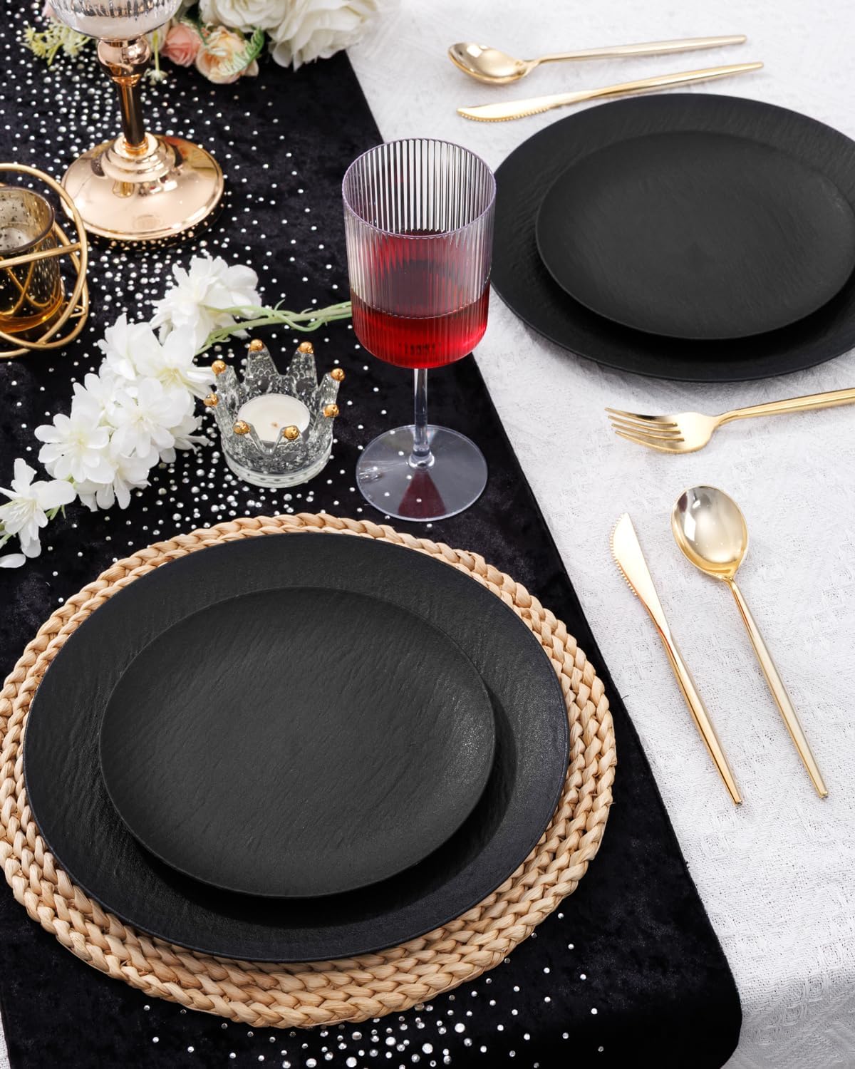 WONDERFUL 32pcs Black Plates Black Plastic Plates Unbreakable and Reusable Plastic Plate Dishwasher safe Dishes Set Includes:16 Dinner 10" & 16 Dessert Plate 7.3" Suitable for Camping Outdoor Party
