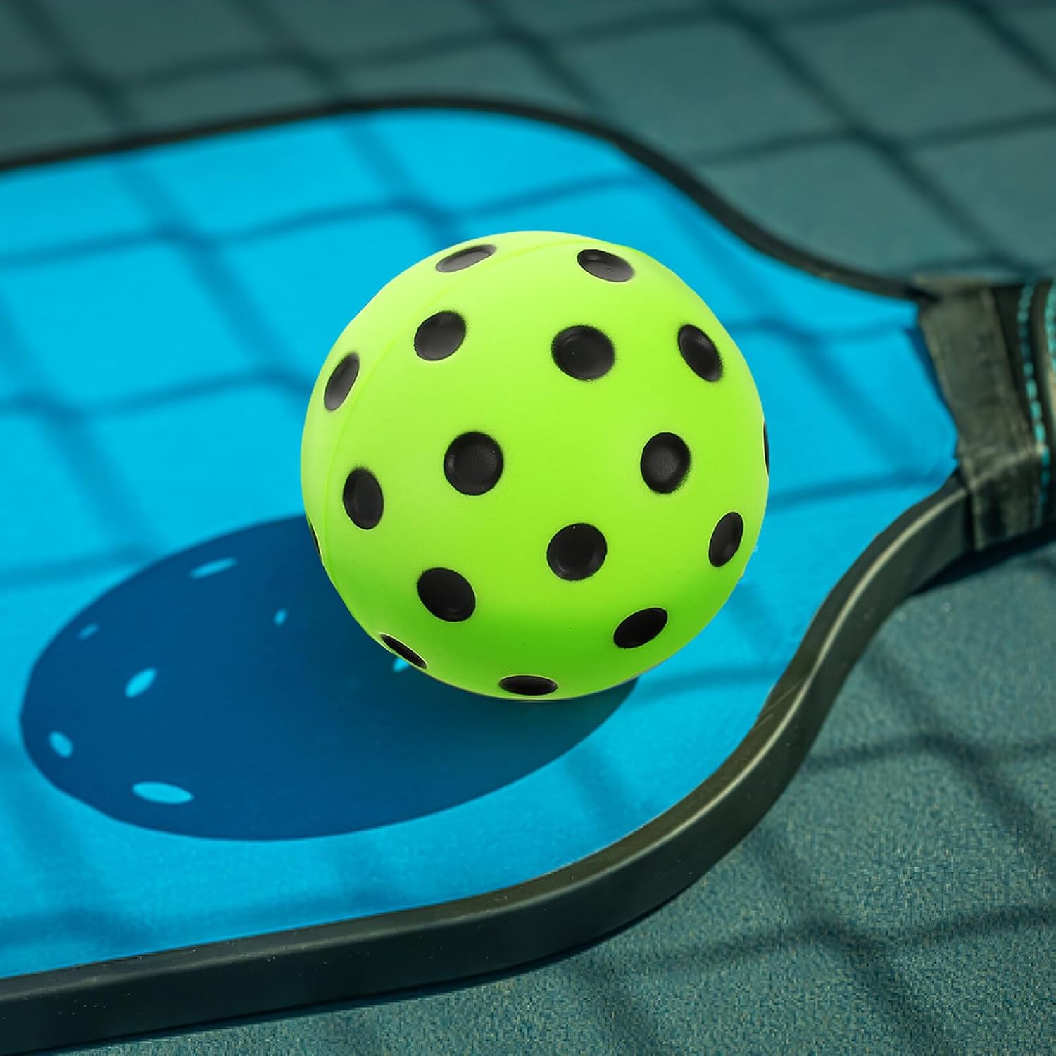 2pcs Silent Indoor Pickleball Balls Lightweight Soft PU Foam Low Noise Practice Balls for Schools Gyms Home Entertainment and Training