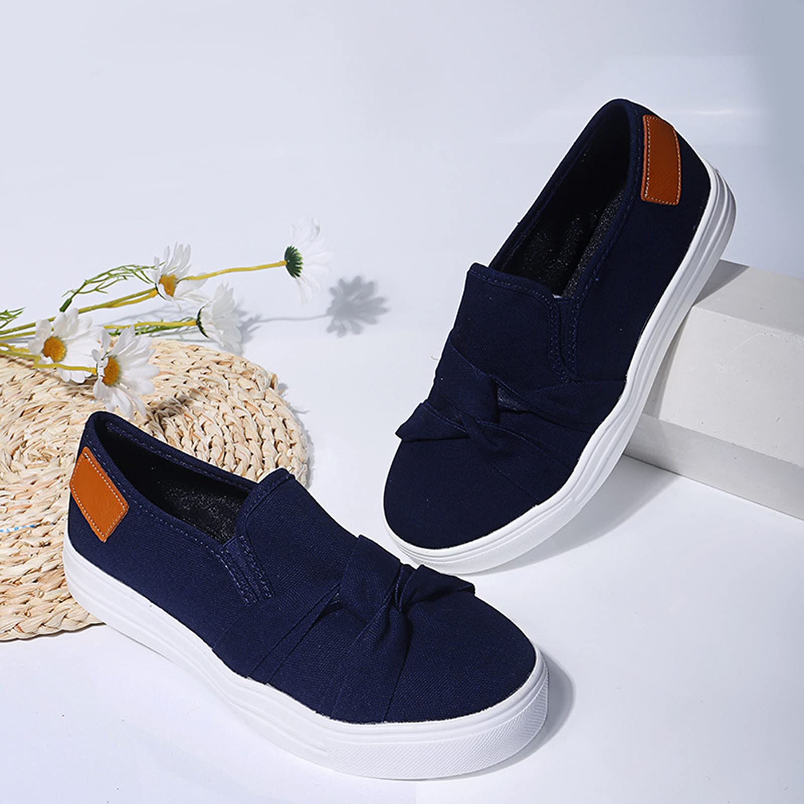 closed shoes for work