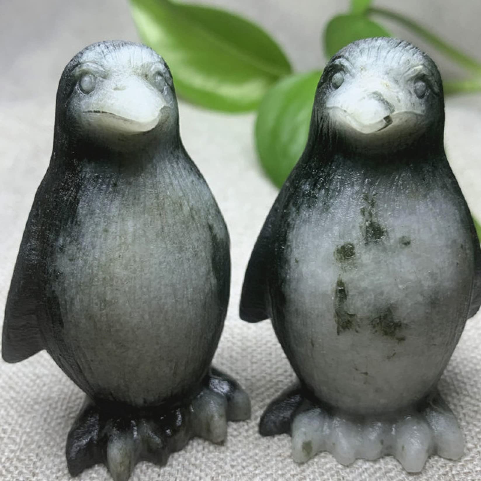 ペンギンのストーンスタチュー（石像） Amazon.co.jp: 天然石 クリスタル ストーン ペンギンの置物 天然