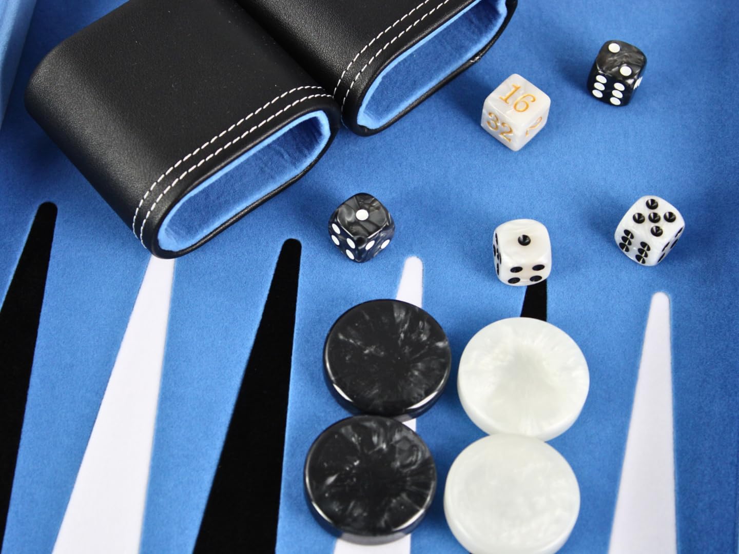 Himmelblaues Leder-Backgammon-Set, 53,3 cm