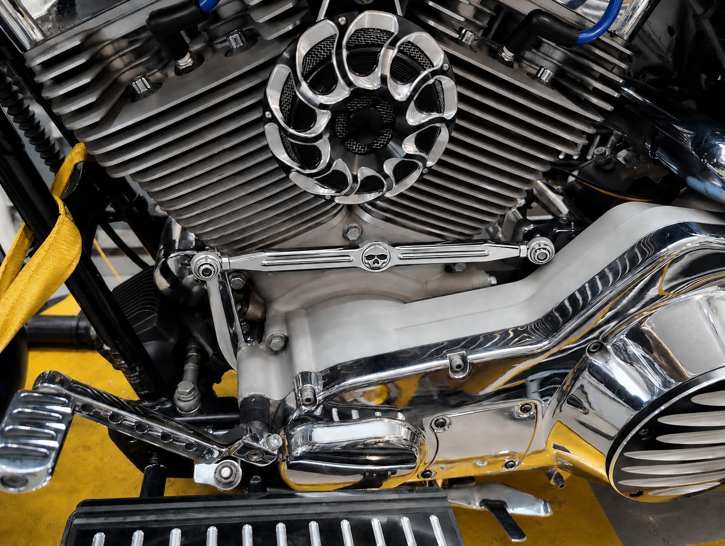Chrome Gear Shift Linkage Skull Compatible with H-D Road King 1994-2015 Softail 86-15 Trike