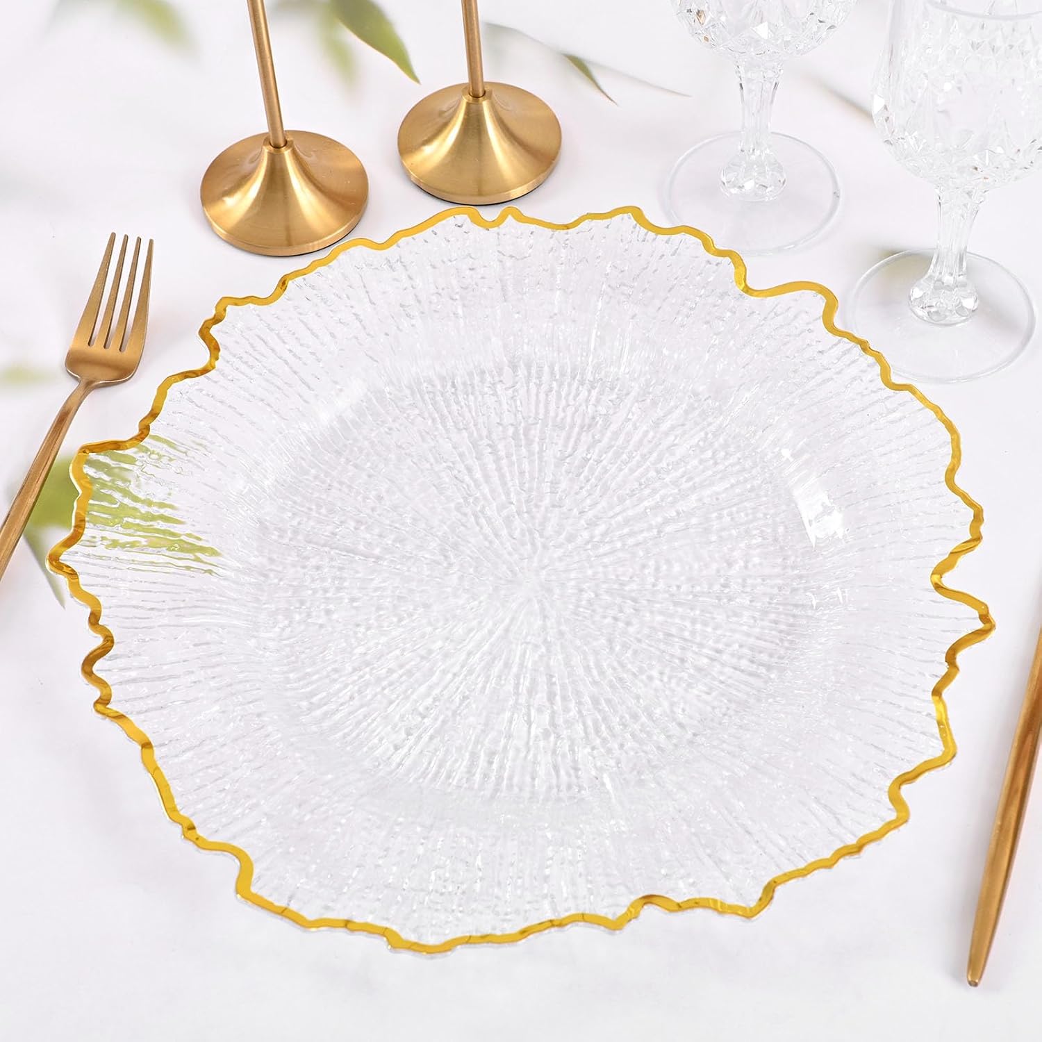 50Pcs Clear Charger Plates 13" Round Charger Plates Bulk Reef Chargers for Dinner Plate Decorative Clear Plastic Plate with Gold Trim for Wedding Party Event Baby Bridal Shower Dinner Table Decor