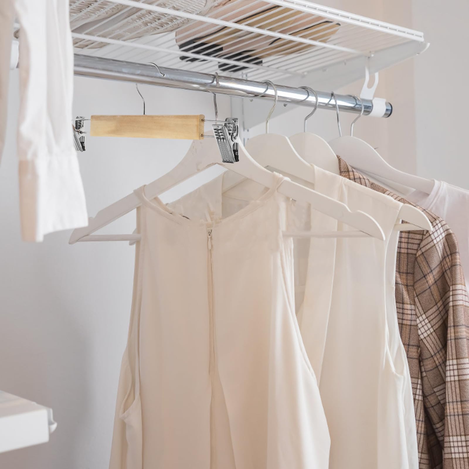 Ciieeo 10 Pezzi Stampelle per Pantaloni in Legno con Clip in Acciaio Inossidabile Resistenti e Versatili, per Pantaloni e Leggings, Salvaspazio per Armadio