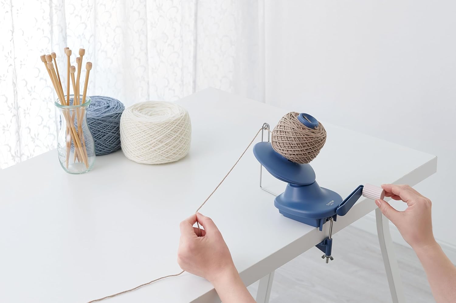 Clover Ball Yarn Winder