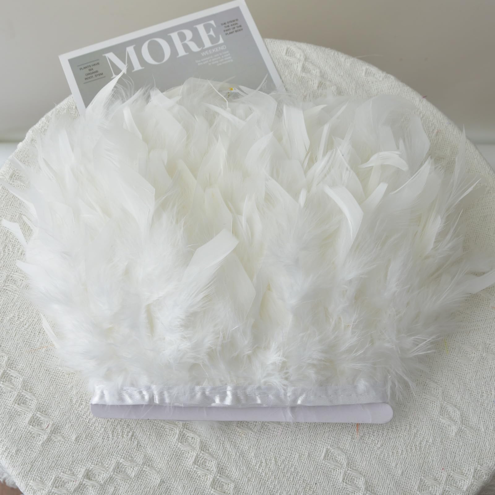 Frangia di Piume di Tacchino 2 Metri, Bordura Soffice 10-15 cm, per Cucito, Artigianato, Costumi Carnevale, Decorazioni Matrimoniali, Abbigliamento e Fai da Te (Bianco)
