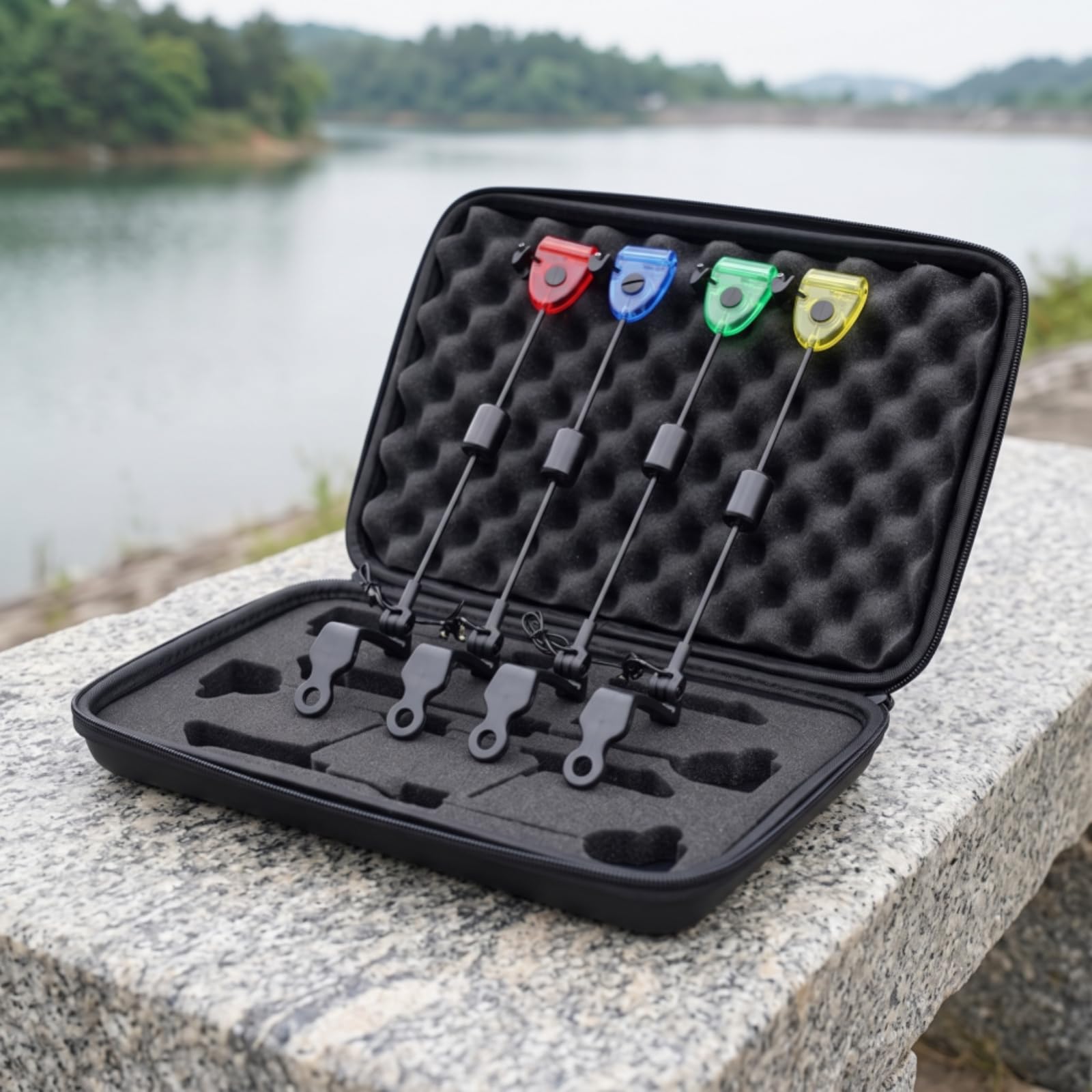 Baoblaze Indicatore di Abboccata Canna da Pesca Segnalatore Allarme Clip Bilanciere Contrappeso Testa Traslucida Plastica Metallo con Custodia Imbottita Adatto per Pesca da Riva Barca Lago Escursioni