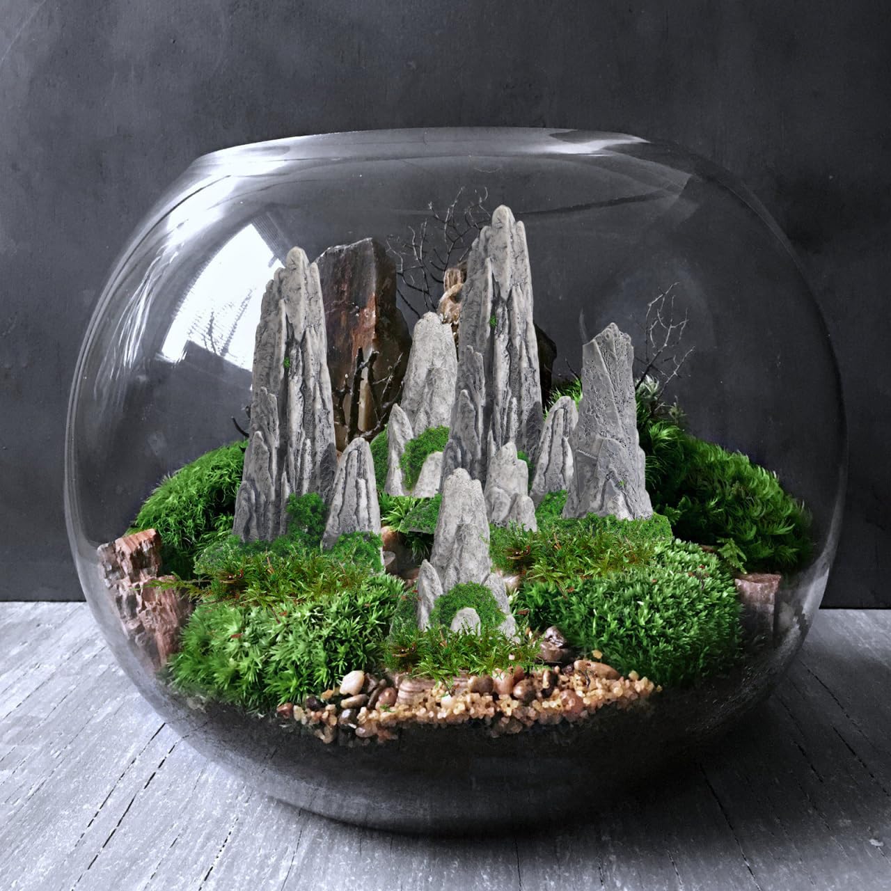 Amosfun Kunstharz-Stein-Ornamente für Aquarium, verschiedene Höhen, künstliche Bergdekoration, realistische Miniatur-Steine für Aquarien, Terrarien und Bonsai (2,5–7,5 cm), 8 Stück
