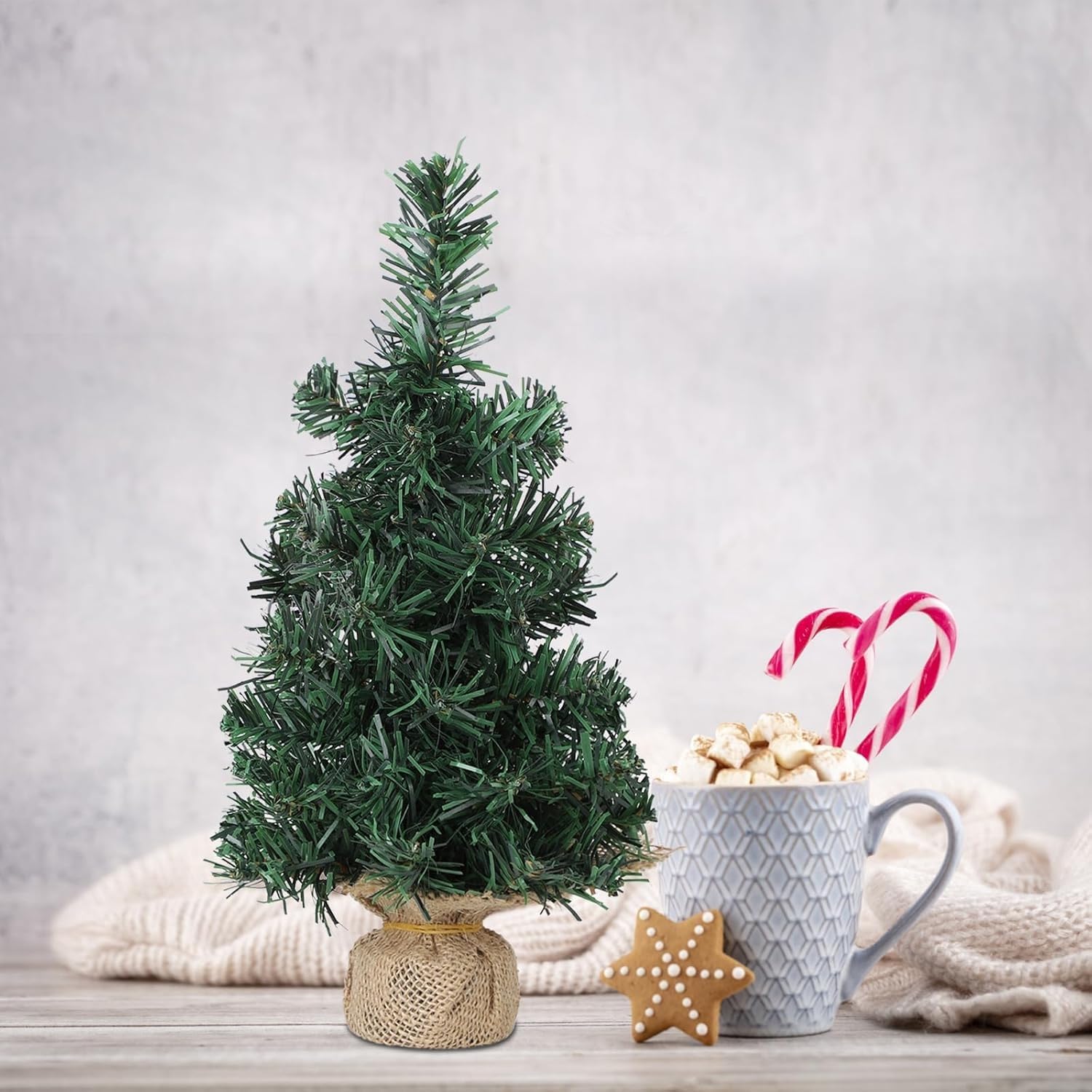 Lot de 2 Petits sapins Noël artificiels avec Base en Toile Jute for décoration Table Petits espaces(30CM)