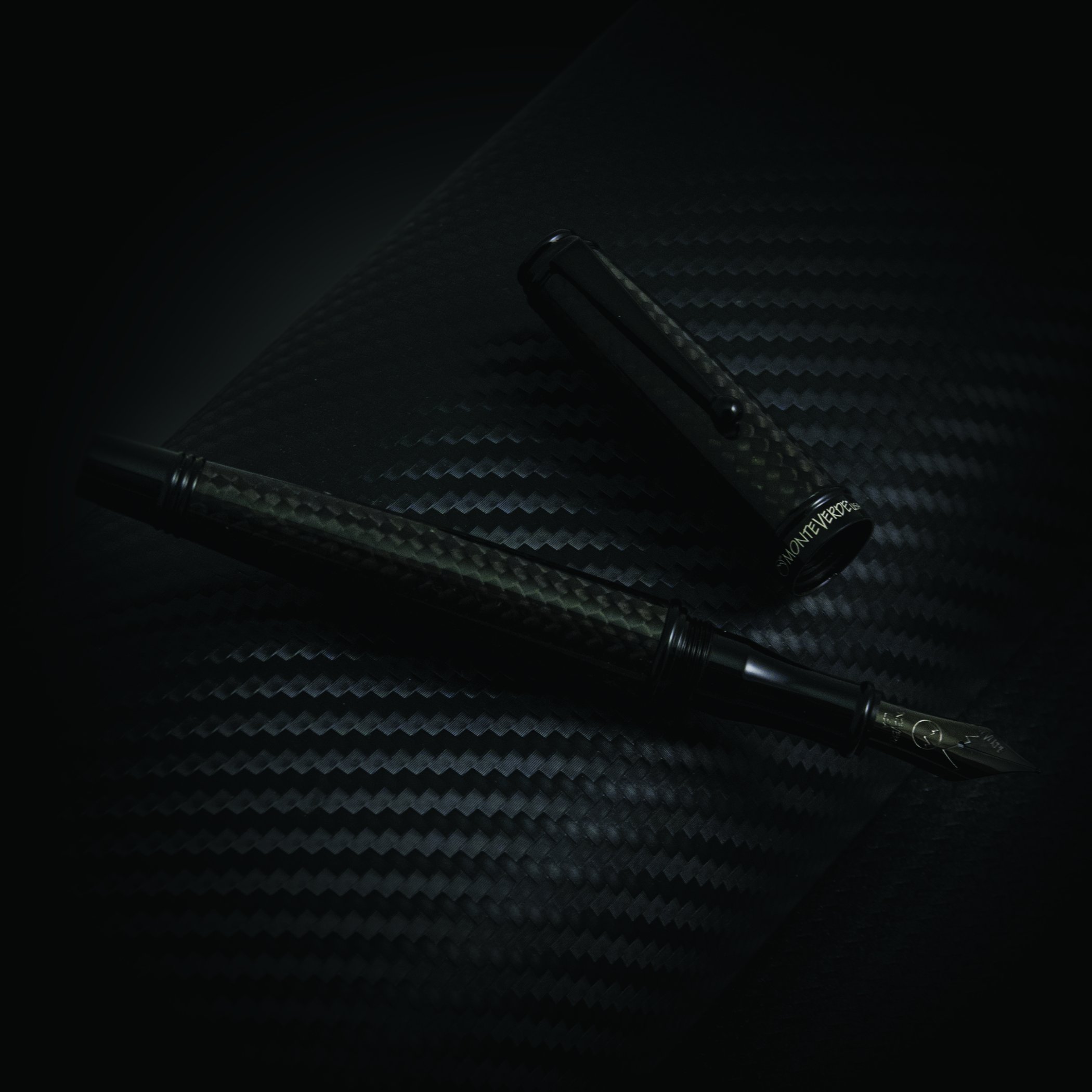 Amazon | Monteverde Invincia Deluxe FP ブラック - B | 万年筆