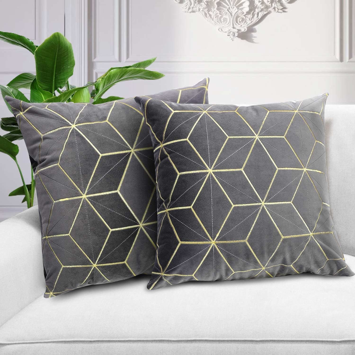 MoKo Pack of 2 Throw Pillow Cover, Soft Velvet Square Throw Pillow Cases Set Decorative Cushion Covers for Sofa Couch Bed Home Car Decoration, 18" x 18", 45 x 45 cm, Gray