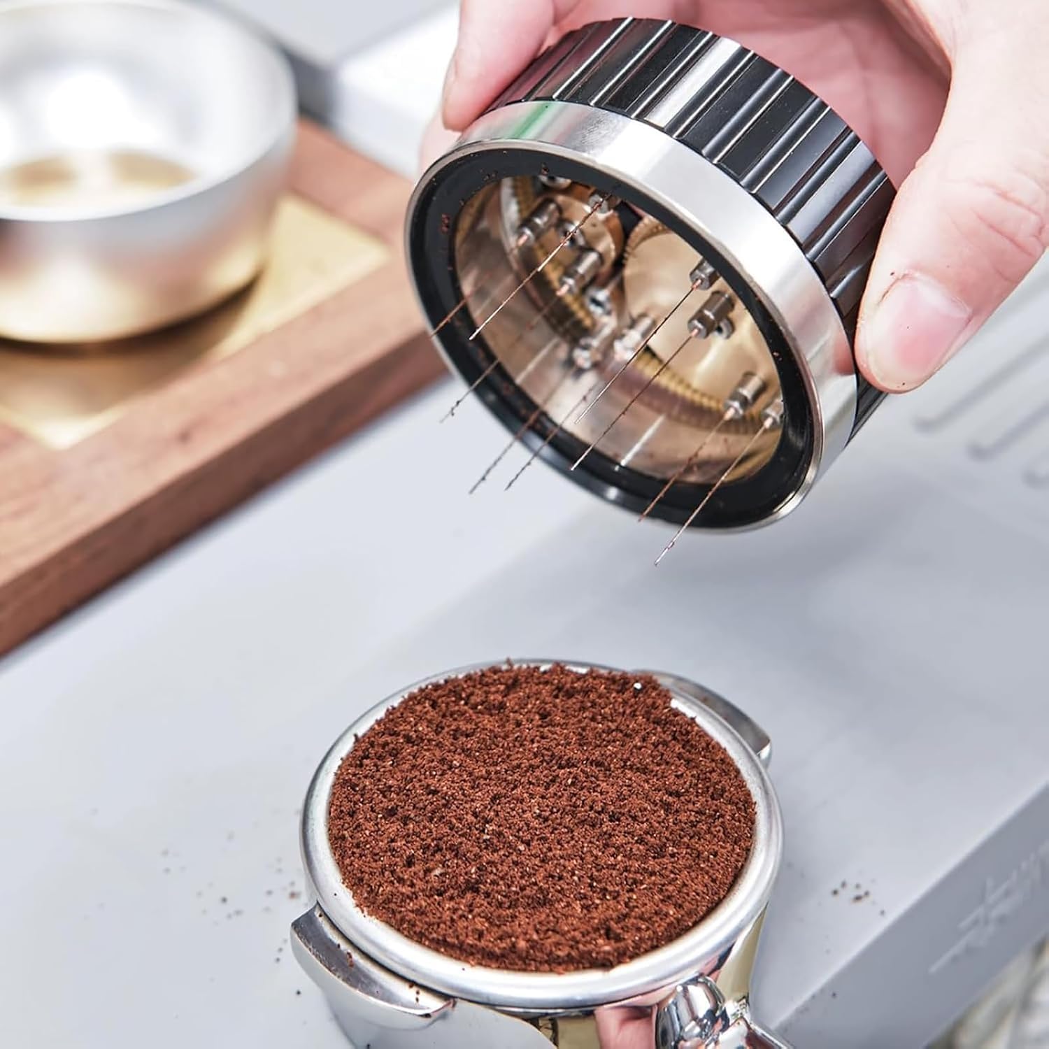 Distribuidor de café con Engranajes, agitador de Aguja, nivelador y prensador de Espresso de Acero Inoxidable 304 con Base, Compatible con portafiltros de 58 mm.