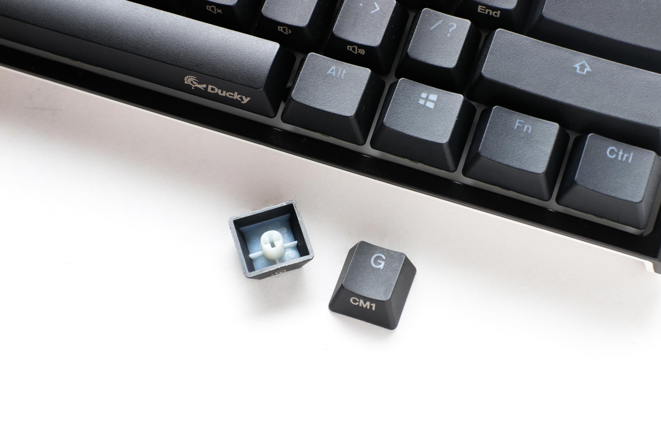 Amazon.co.jp: Ducky One 2 Pro Mini メカニカルキーボード、RGB LED