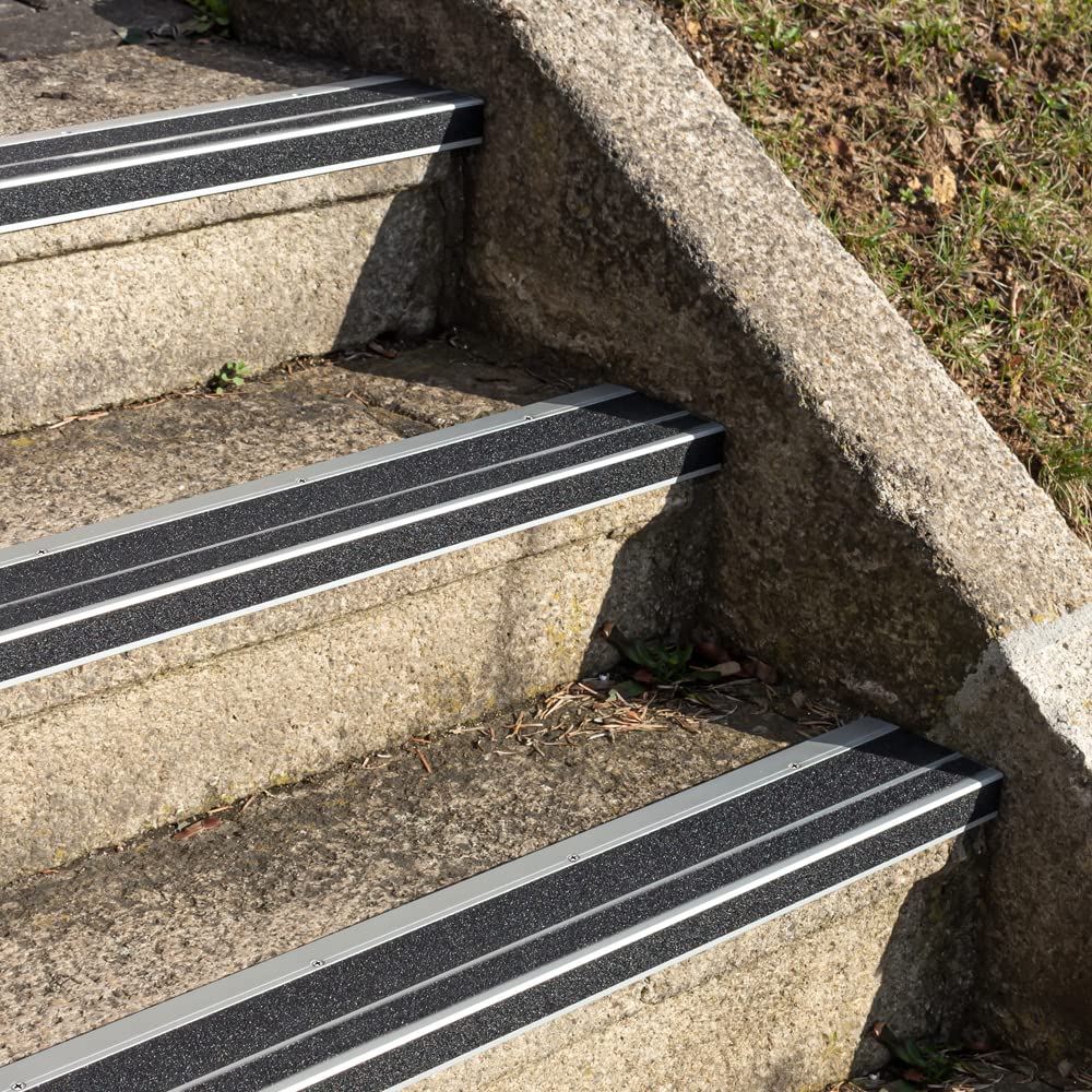 AnTina TAPES® Treppen-Kanten-Profil "General Line" 120 mm, Kanten-Schutz-Profil mit Antirutsch-Beschichtung R13 für Treppen & Stufen, inkl. Schrauben (12 cm x 80 cm, schwarz + gelb)