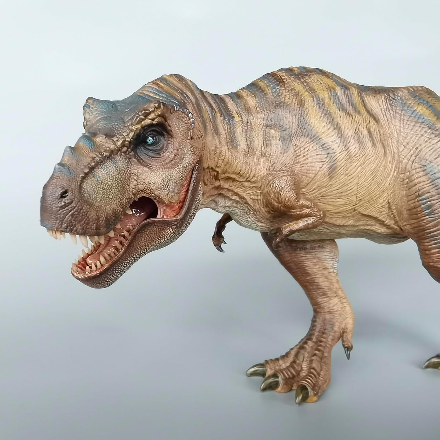Nanmu 1/35 Tyrannosaurus Rex Future King Figure T-Rex Realistic Dinosaur Movable Jaw PVC Collector Animal Model Decor Gift (Brown Version Without Base)
