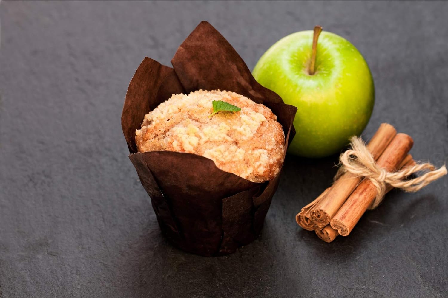 ATPWONZ 200pcs Tulip Style Baking Cups Muffin Cupcake Liner Unbleached Brown Baking Paper Cups for Parties Weddings Anniversaries