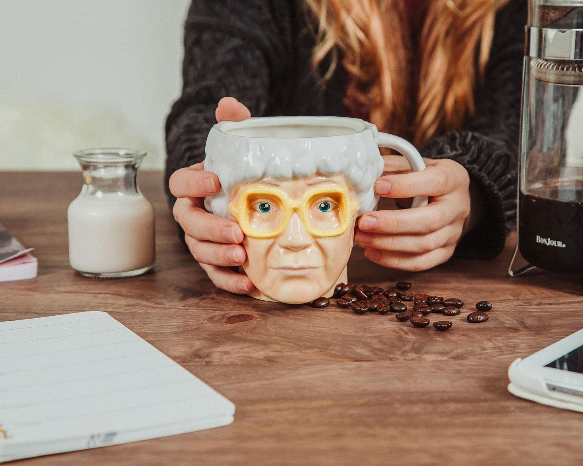 Amazon.com: Golden Girls The Sophia Petrillo Sculpted Ceramic Mug |  BPA-Free Large Coffee Cup For Espresso, Caffeine, Beverages, Home & Kitchen  Essentials | Cute Gifts and Collectibles | Holds 20 Ounces :