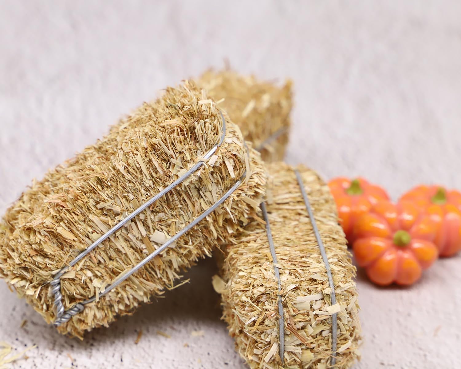 Mini Hay Bale with Pumpkins Set, Miniature Straw Bale, Dollhouse Miniature Hay, for Fall Miniatures, Mini Halloween, Dollhouse, Fairy Garden, Diorama,Tiered Tray - Image 4