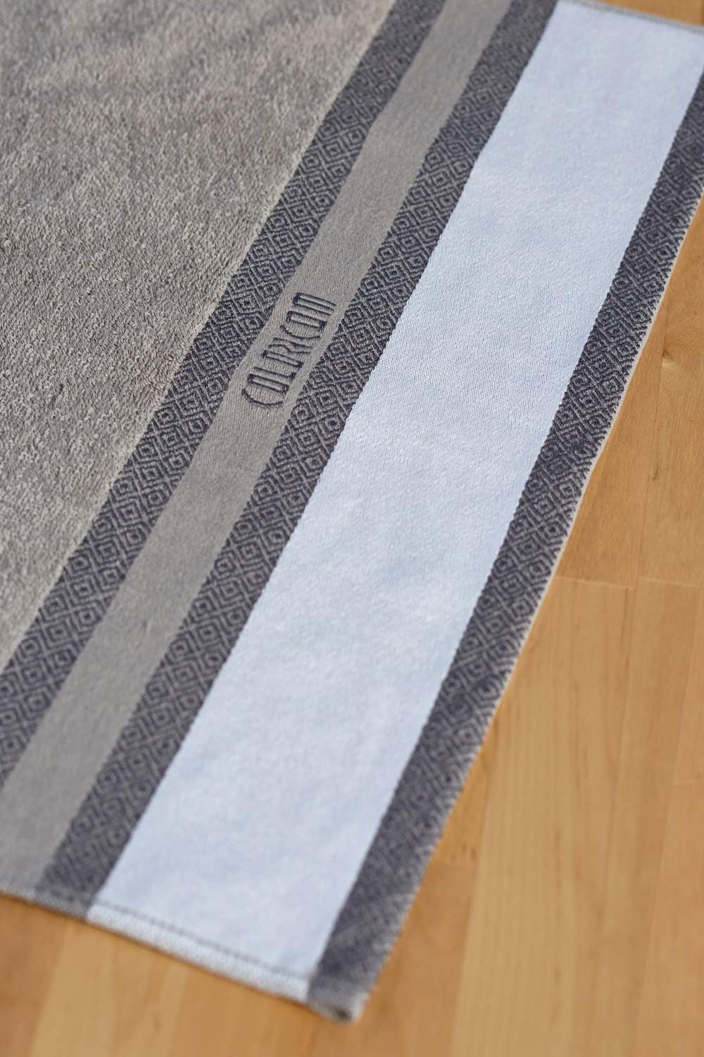 Personalized Custom Bath Towel – 20x40 inch Premium Luxury Cotton Eco-Friendly Oeko-Tex Certified Bathroom Soft Border Customized Photo Design Text Name Picture Gift