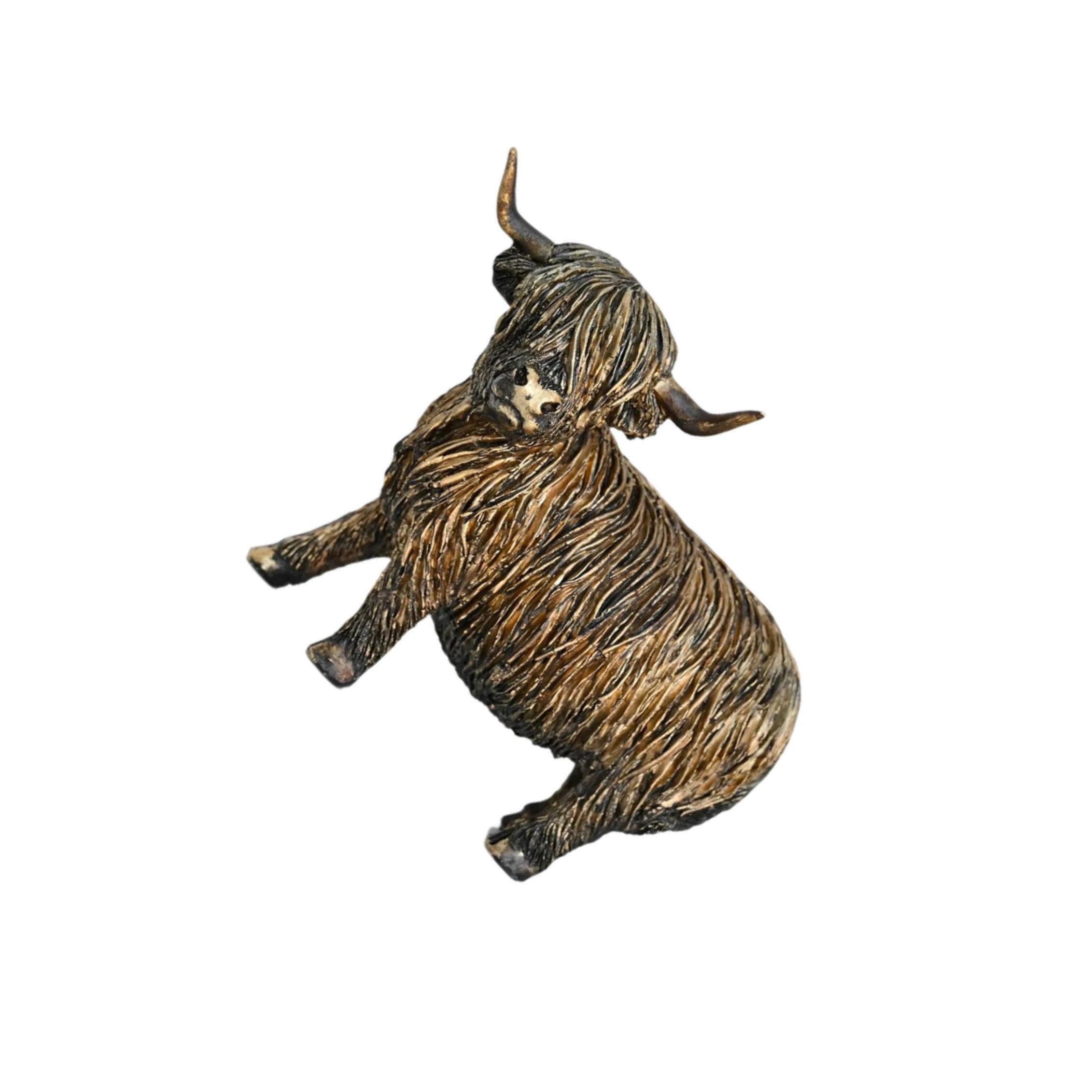 TWISAXC for Creative Bos Mutus Figurine Animal Sculpture Decorative Housewarming Gift Living Room Tabletop Ornament Tabletop, Stand, 15x6x12cm