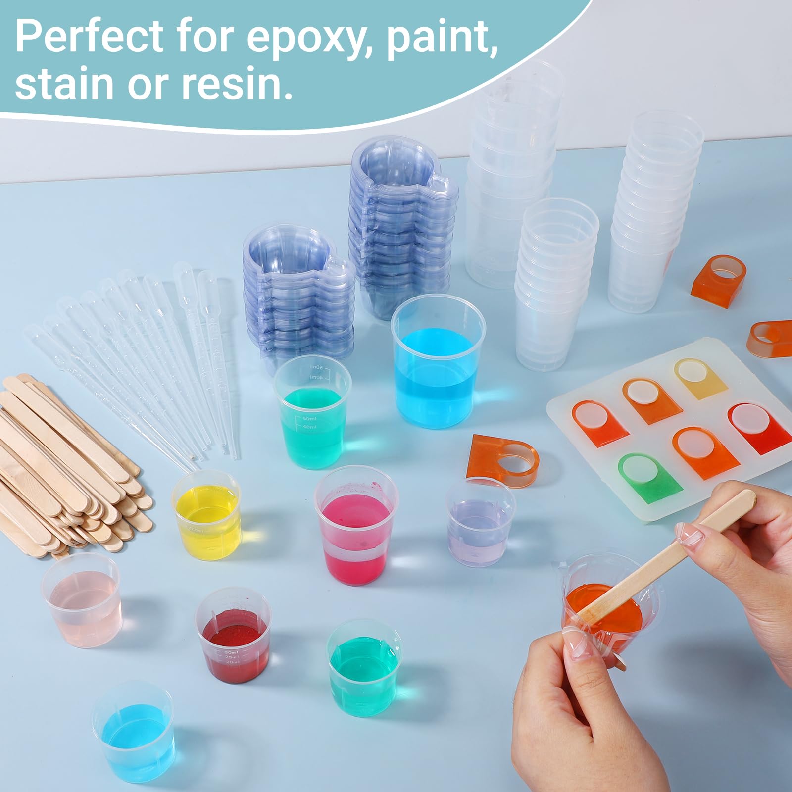 Gartful Kit de herramientas de tazas medidoras de resina, 110 paquetes de tazas medidoras epoxi, 60 vasos graduados desechables de 100 ml, 50 varillas de madera para mezclar pintura, manchas, epoxi,