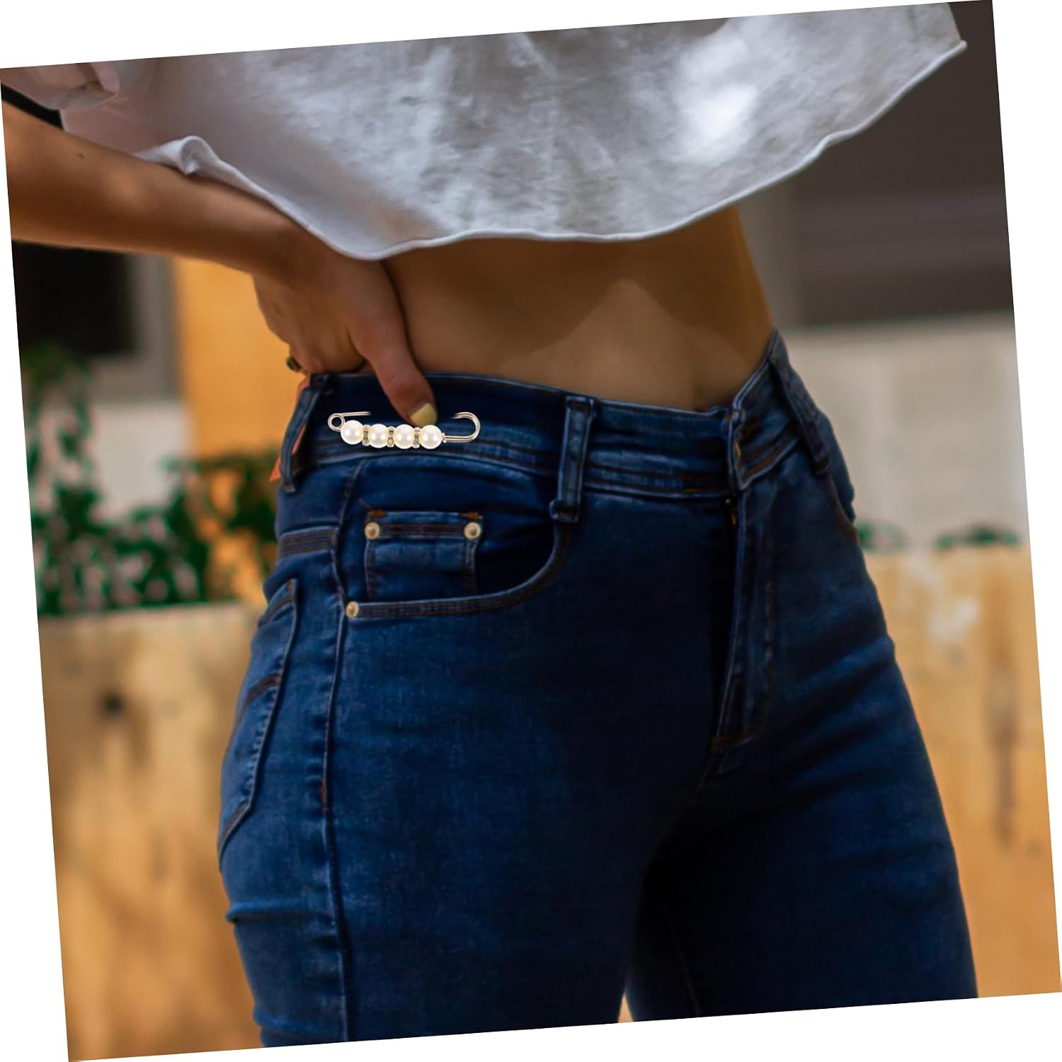 Waist Artifact Decor Brooch Pins for Women Fashion Scarf Pins Pant Tighteners Brooches and Pins for