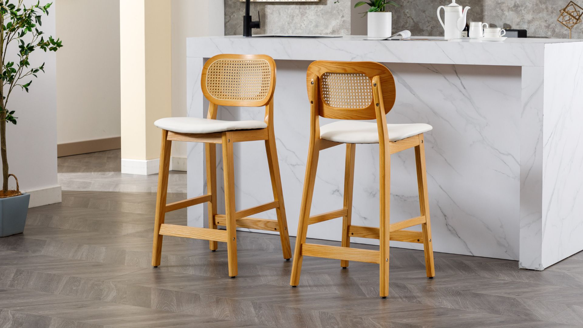 Set Di 2 Sedie Da Bar Girevoli In Legno: Schienale Alto, Stile Retrò, Portata 97 Kg (Bianco)