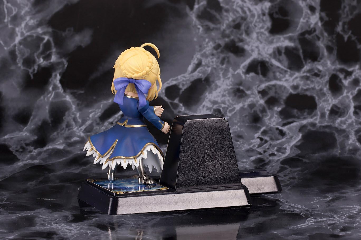 Onе-Dау Sаlе: Uр tо 50% оƒƒ PULCHRA NOV178288 Fate/Grand Order: Saber/Altria Phone Stand Figure, Multicolor