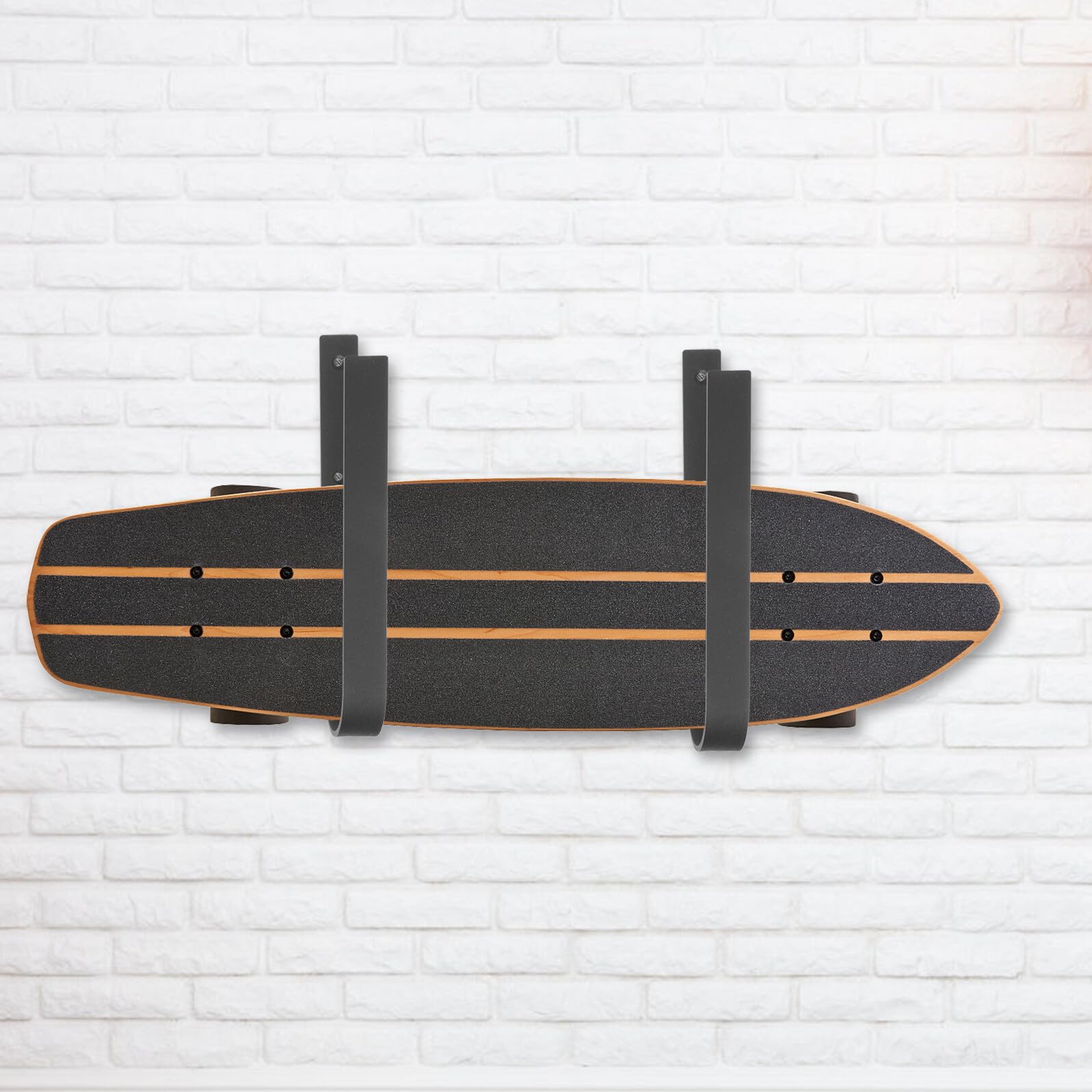 Support Mural pour Ski et Snowboard en Métal Noir, Crochet Robuste Multifonction pour Rangement Maison, Compatible Skateboard et Planche à roulettes, pour Garage et Sports D’Hiver