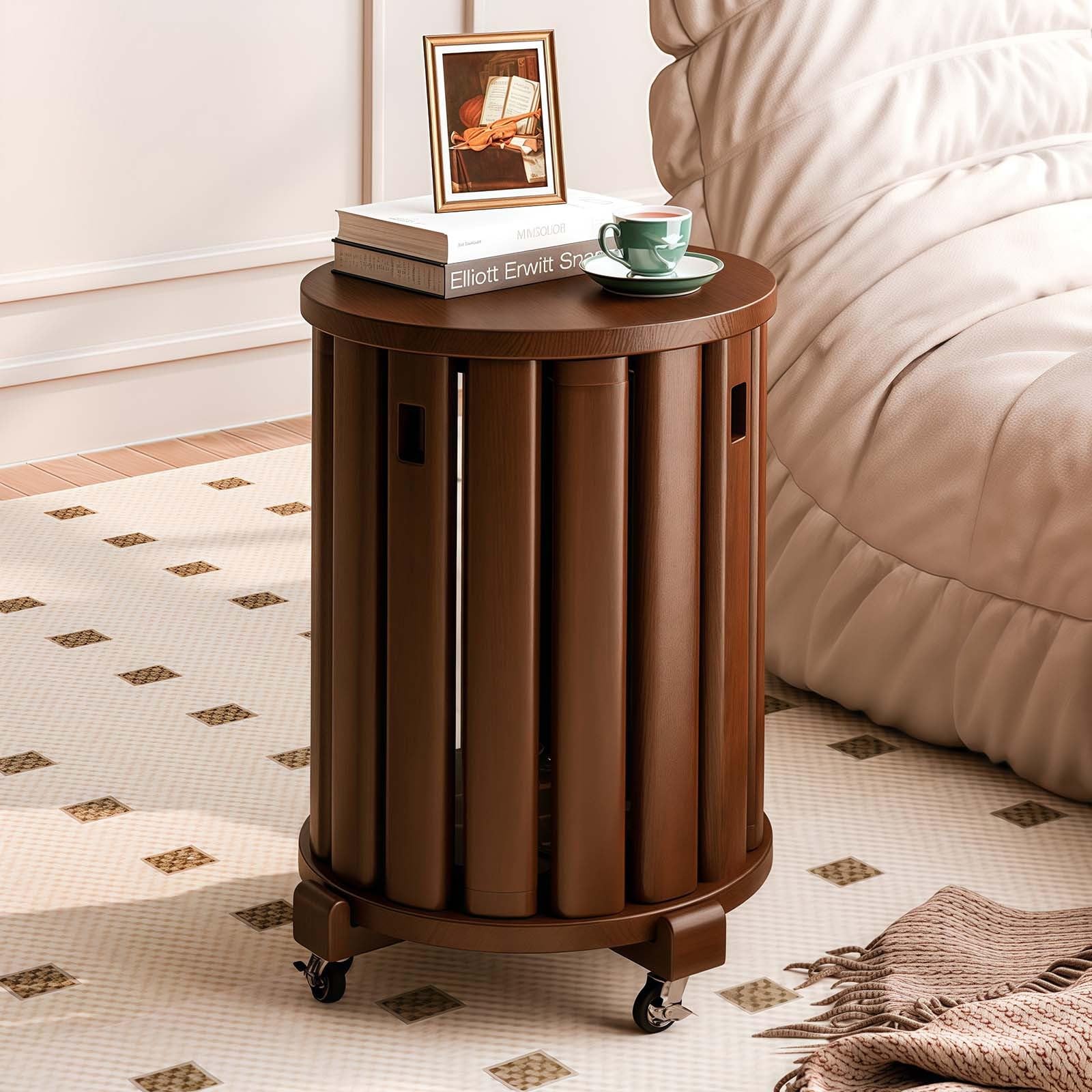 Mesa auxiliar versatil de madera natural y juego de taburetes con poleas de diseño