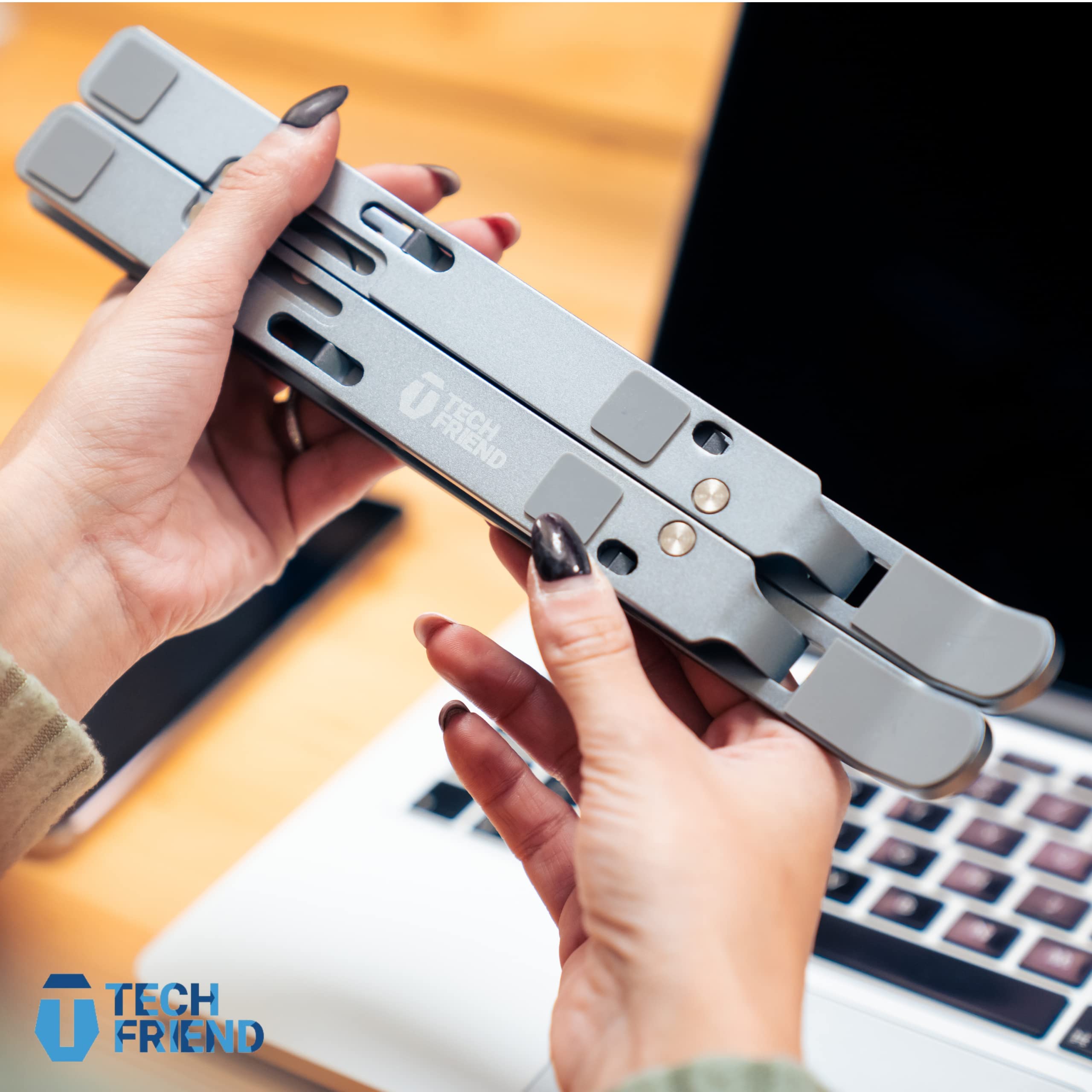 Supporto Laptop Pieghevole TechFriend - In Alluminio, Regolabile E Ventilato
