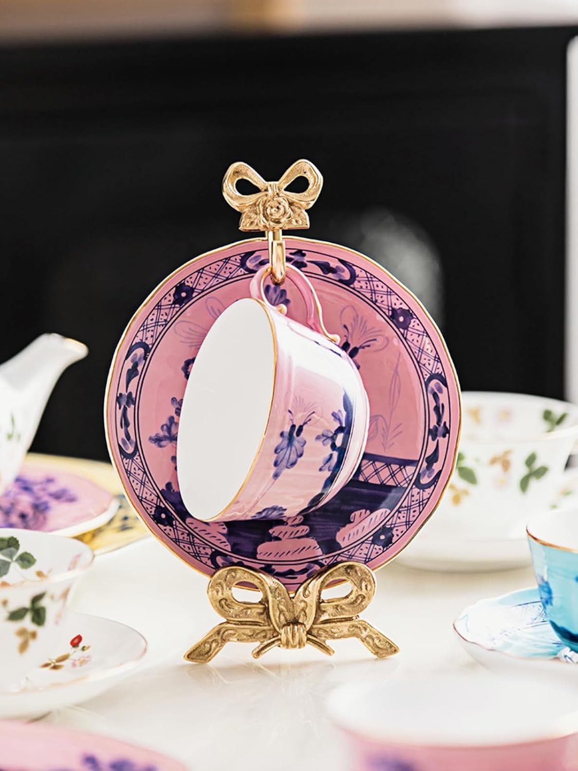 Brass Cup and Saucer Stand,Tea Cup Holder Display Bow Design,Elegant Teacup and Plate Holder for Tabletop Decoration,Coffee Mug Hanger Stand (Small)