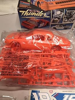 トム・クルーズ 1997年カレンダー トム・クルーズ主演映画『トップガン マーヴェリック』に新旧