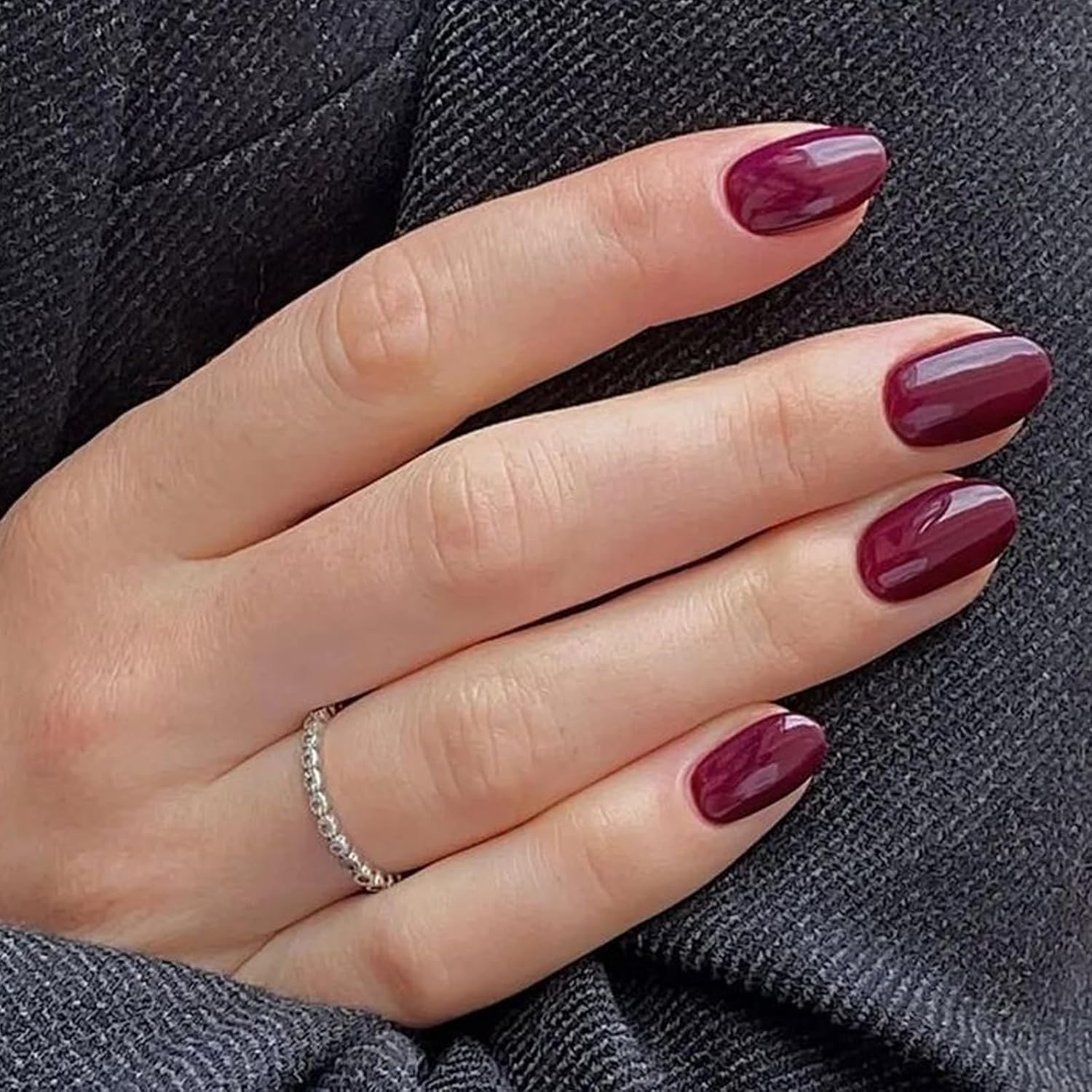 UNA GELLA Press On Nails Short Oval, 32Pcs 16 Sizes Berry Maroon Fake Nails