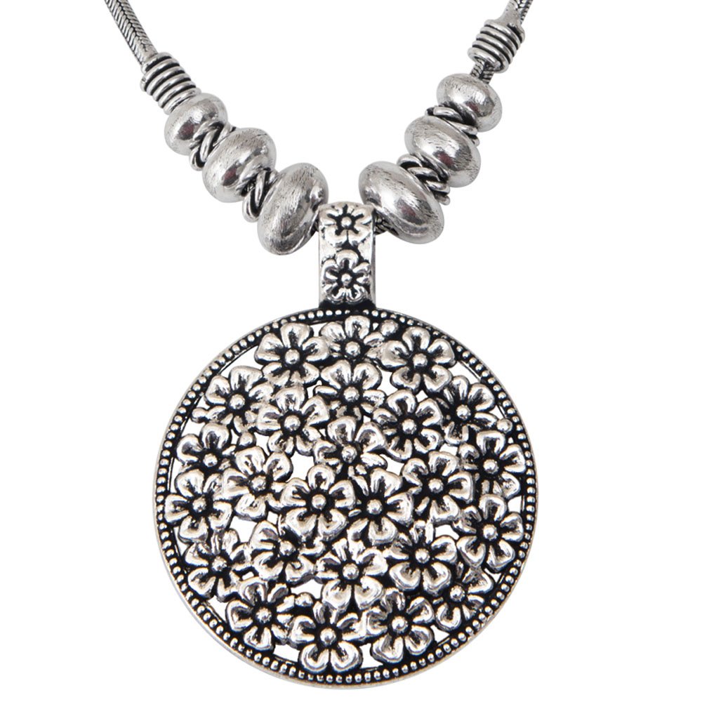 Elegant Silver Pendant with Chain