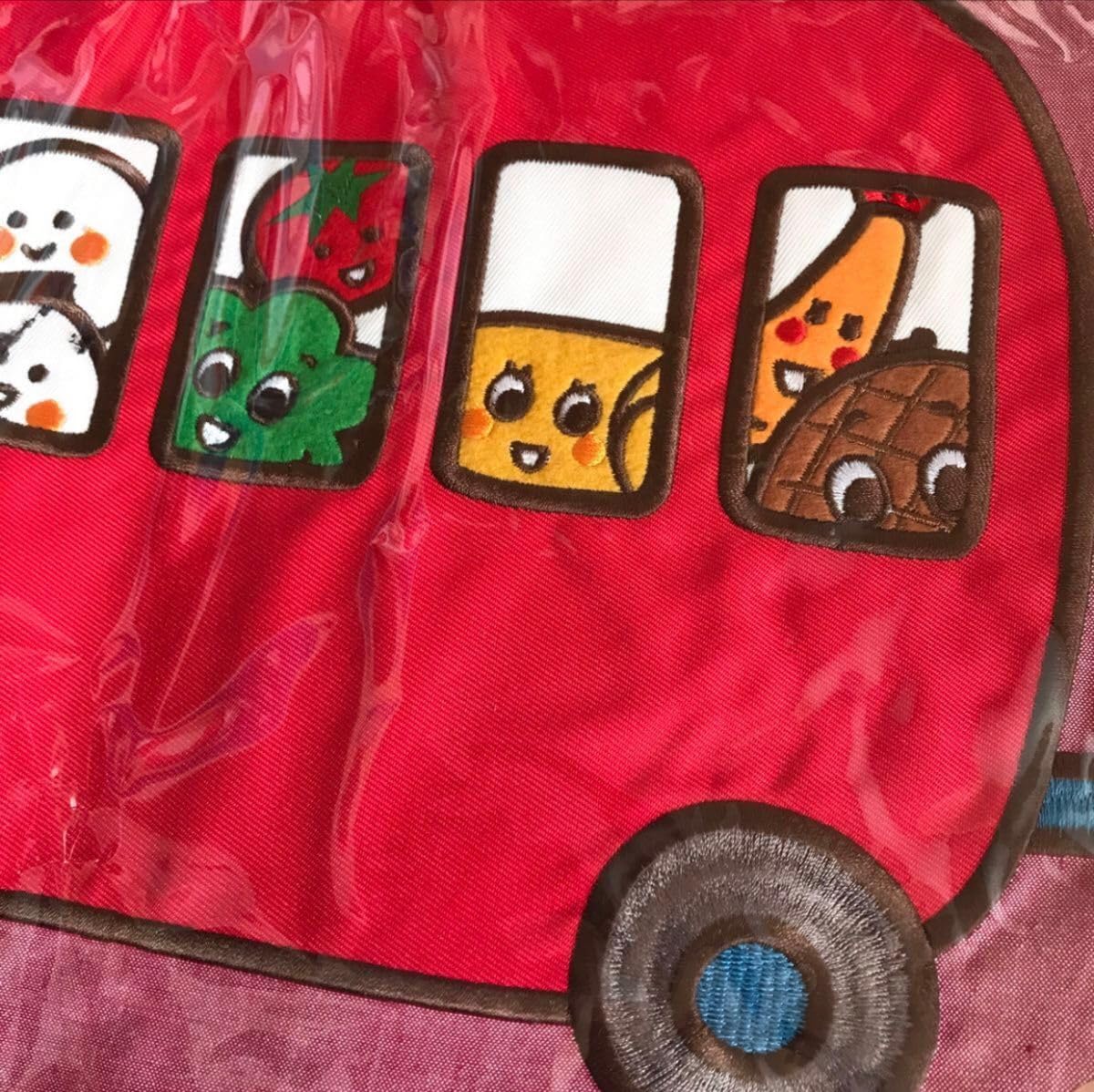 Amazon.co.jp: 絵本 おべんとうバス エプロン 保育士 介護士 看護師