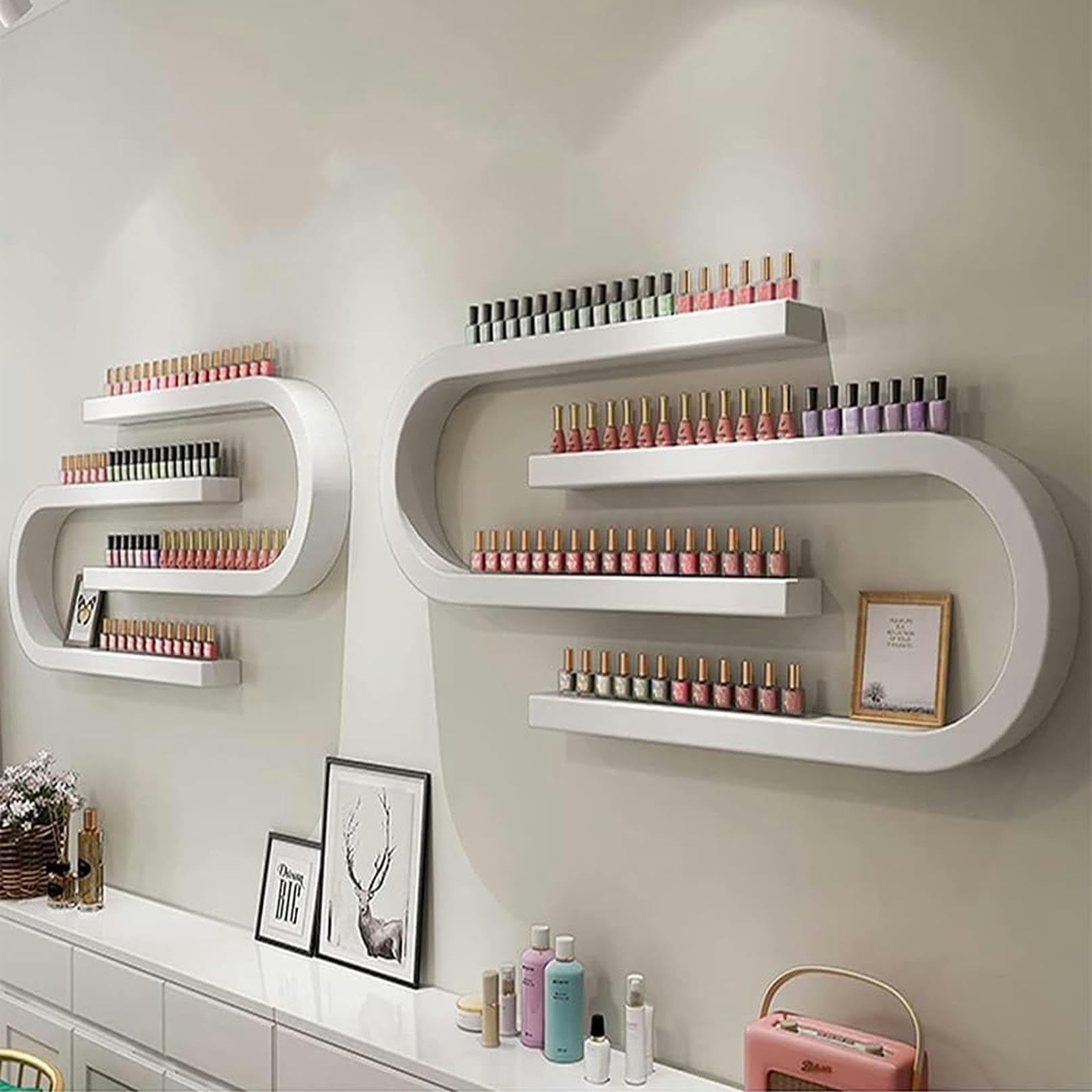 Expositor multifuncional de pared con diseño anticaída para esmaltes