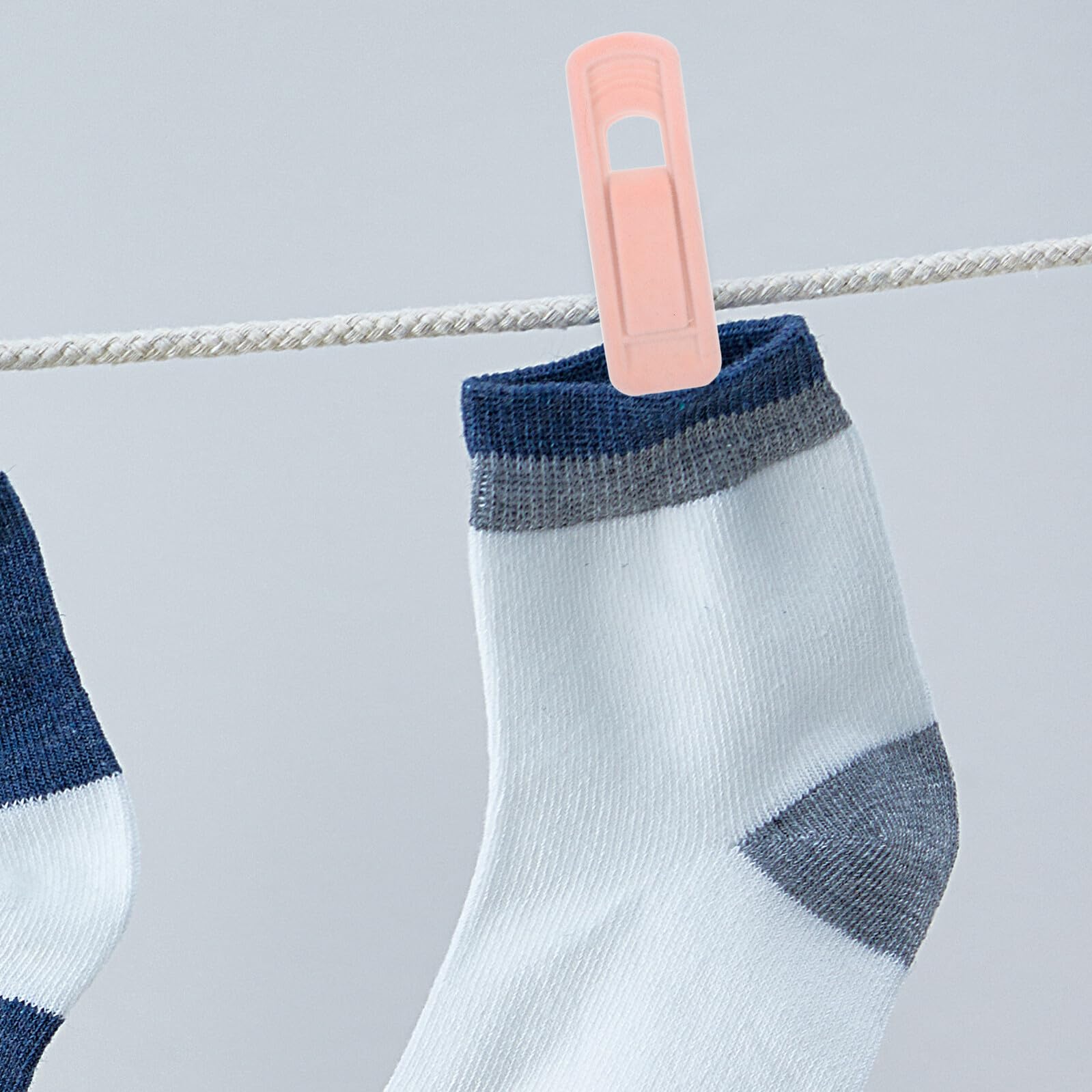 Amosfun Pinzas para Ropa de Terciopelo Antideslizantes de Plástico Rosa, 50 Unidades, Clips para Tendedero Resistentes al Viento, Secado Interior y Exterior, Cuidado para Prendas