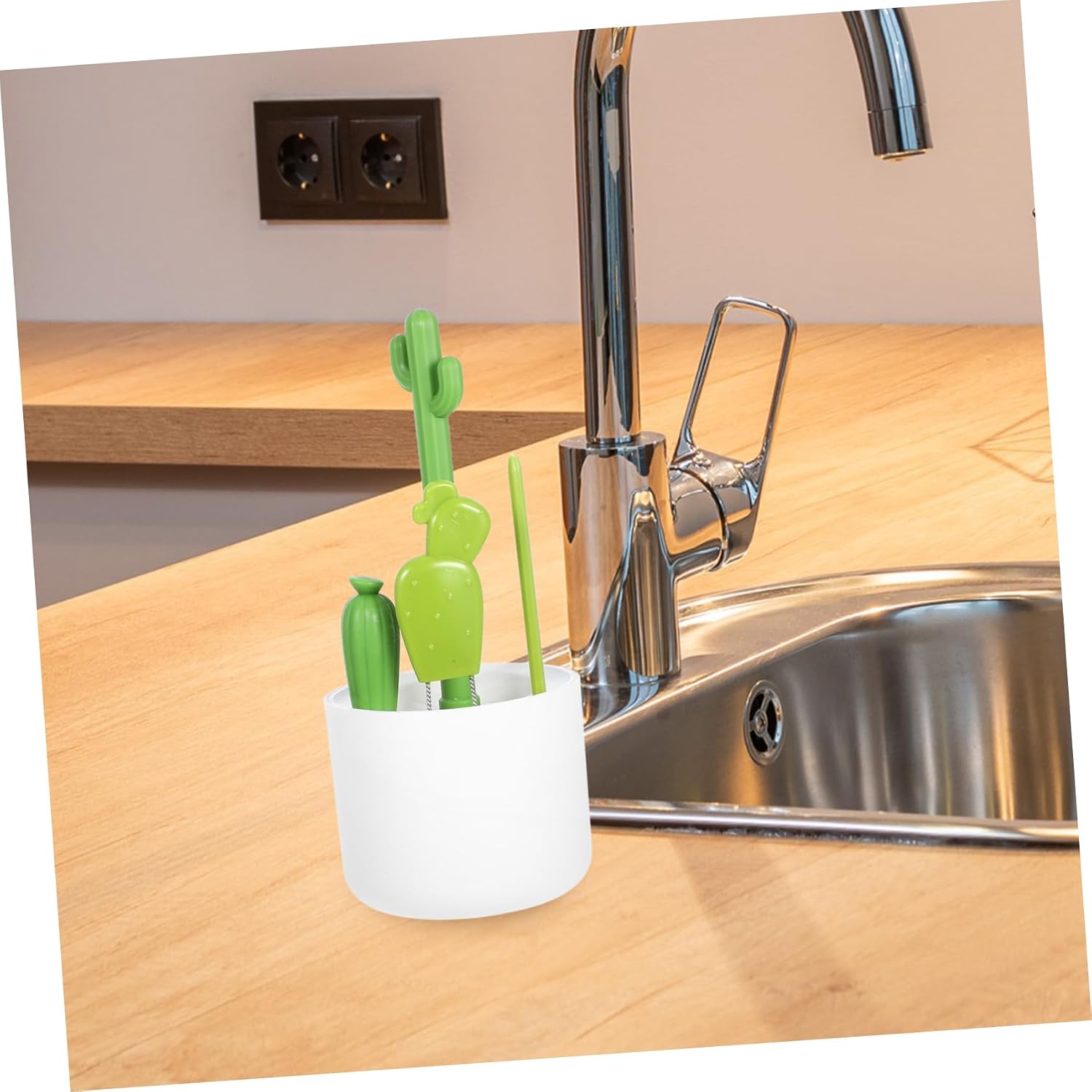 Silicone Hanging Cleaning Brush for Teacup Lids and Sports Bottles