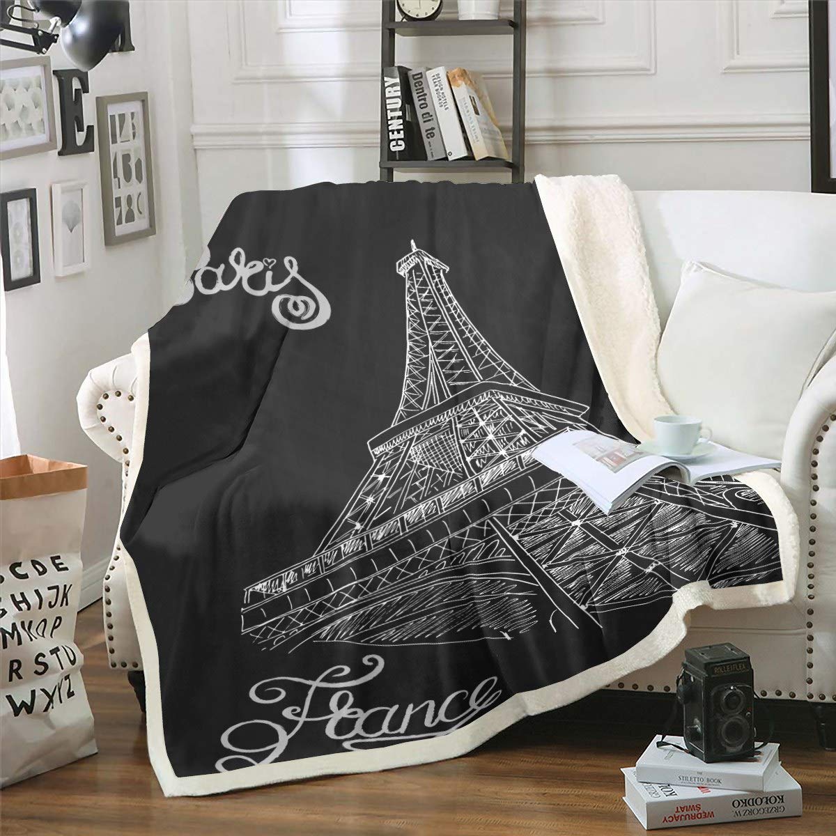 Couverture Tour Eiffel Paris Flouzzy noire et blanche en Sherpa 127x152 cm