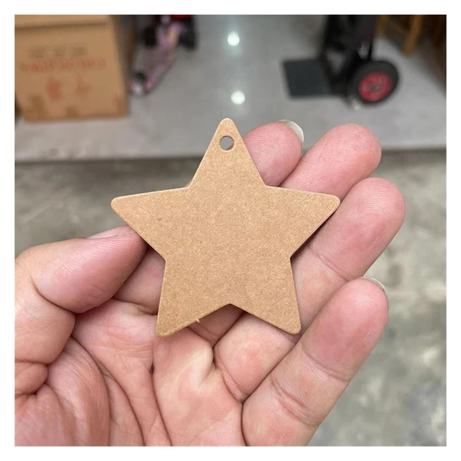 Lot de 300 étiquettes de prix vierges en papier kraft avec ficelle en forme d'étoile Couleurs disponibles
