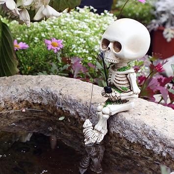 Fishing Skeleton Figurines, Mini Skeleton Statue Halloween Gothic Decor, Resin Fishing Skull Ornament for Outside Resin Garden Ornament Lawn Yard