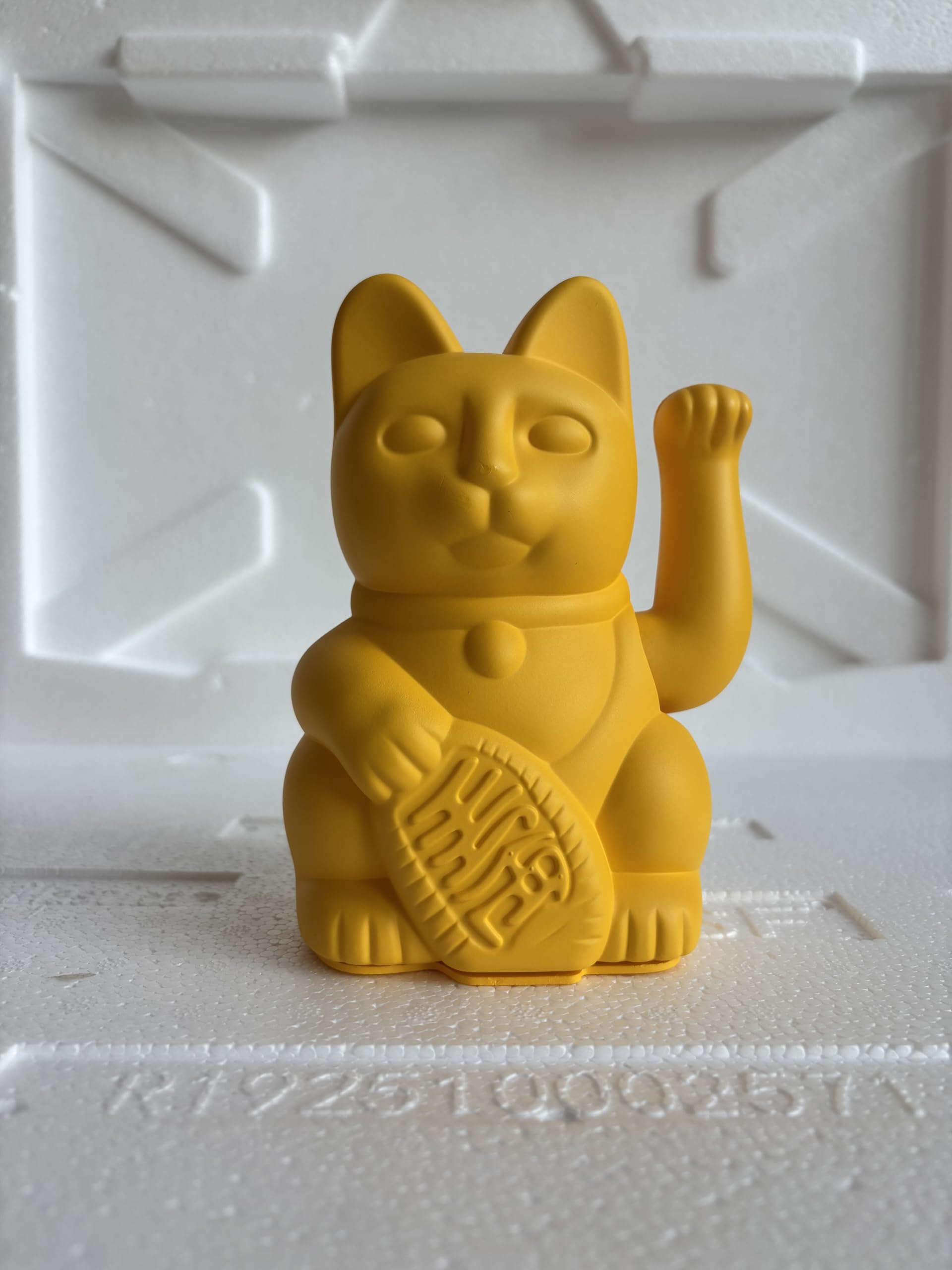 Gato de la Suerte Maneki Neko Lucky Cat con Pata Derecha en Movimiento Figura Decorativa Japonesa Original Pintada a Mano para Casa Negocio Oficina Entrada Regalo Amuleto AMARILLO L (12x9x18cm) — view 2