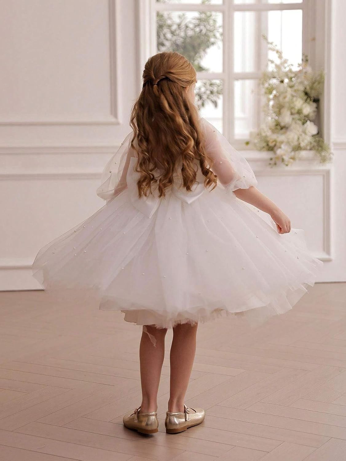 Tulle Flower Girls Dress with Pearls Bow Knot V-Back Contrast Mesh Puff Half Sleeves for Formal Wedding Party