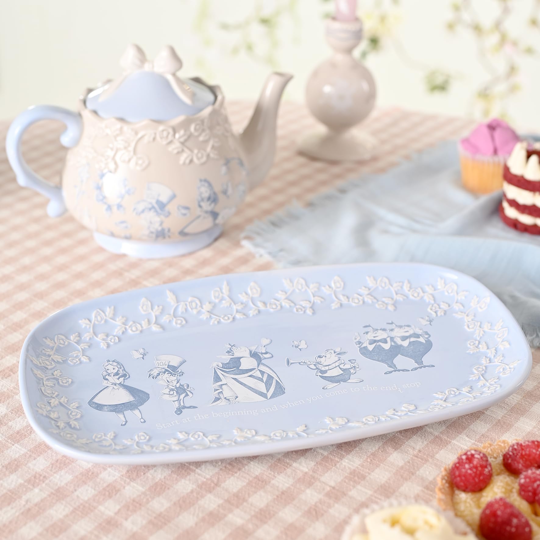 Service De Vaisselle Jetable Alice Au Pays Des Merveilles - Assiettes, Tasses, Fournitures De Fête